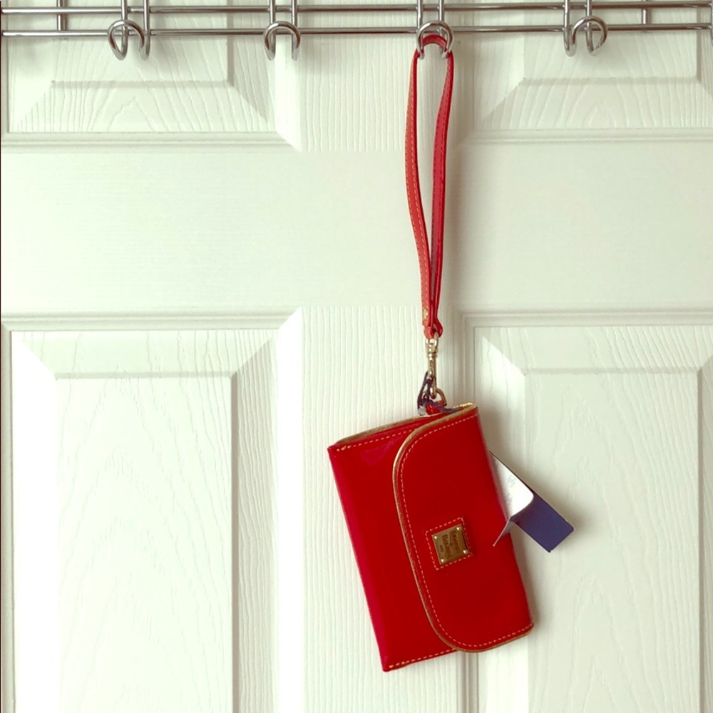 Dooney & Bourke wristlet NWT